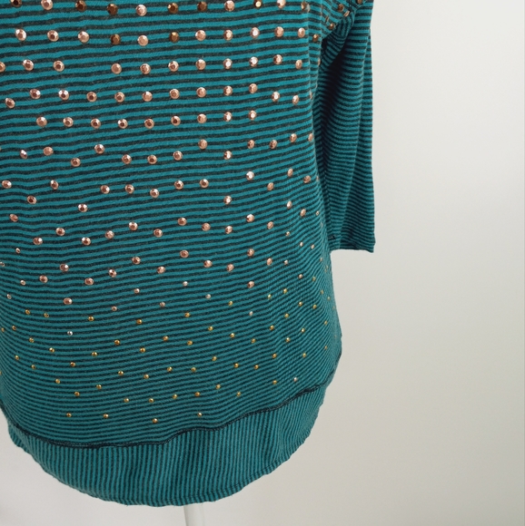 BUCKLE Daytrip Tunic Top Women's M Metallic Stud Embellished Green Black Stripe - Picture 3 of 12